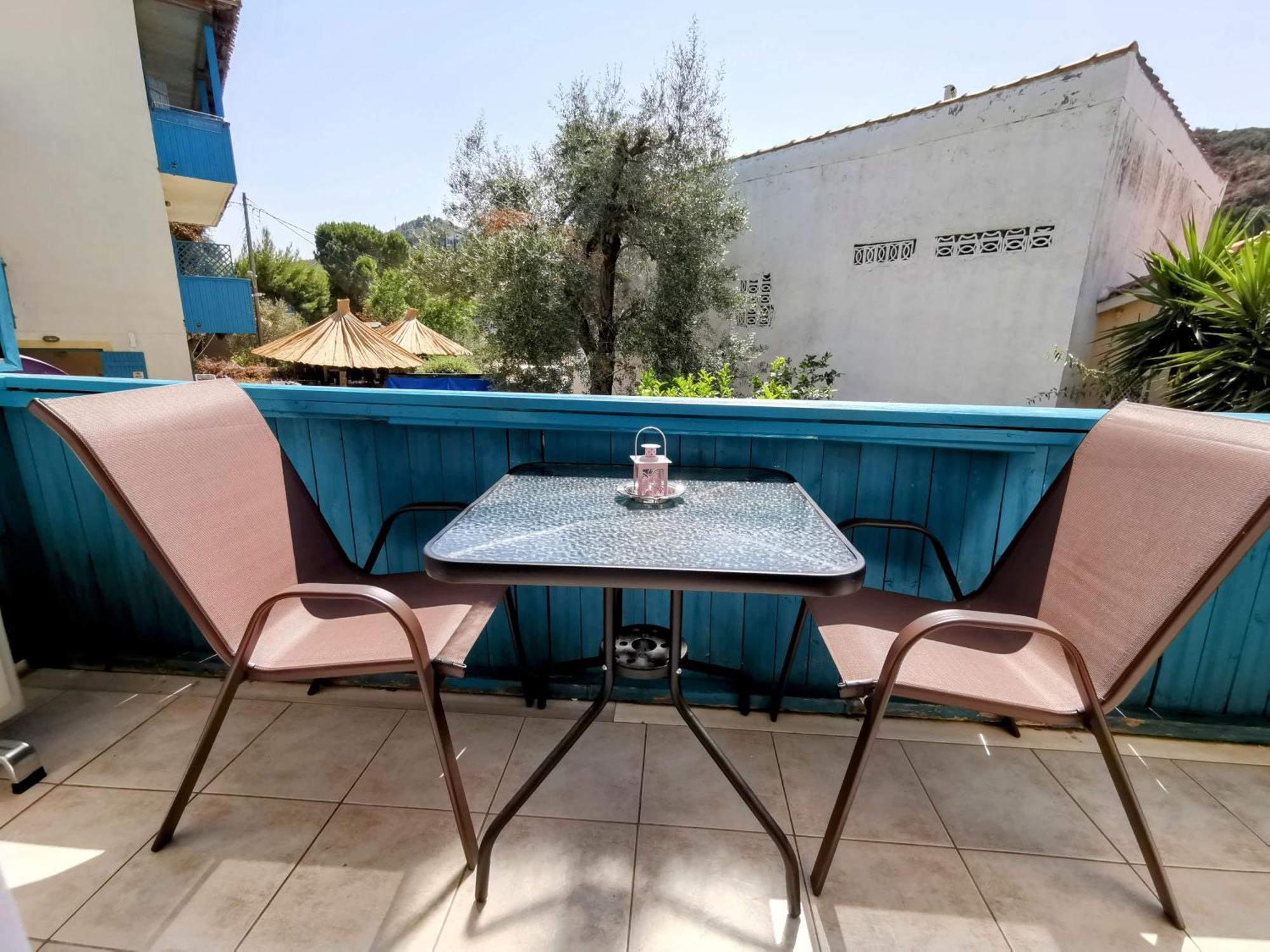 Iris Studios Áyios Nikítas Habitación foto