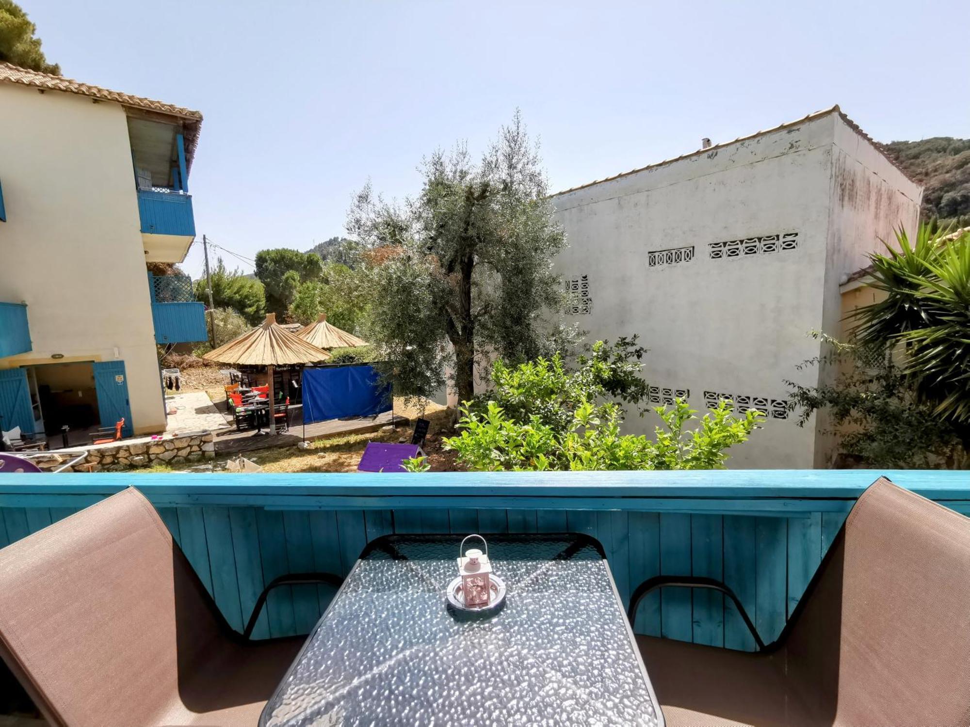 Iris Studios Áyios Nikítas Habitación foto