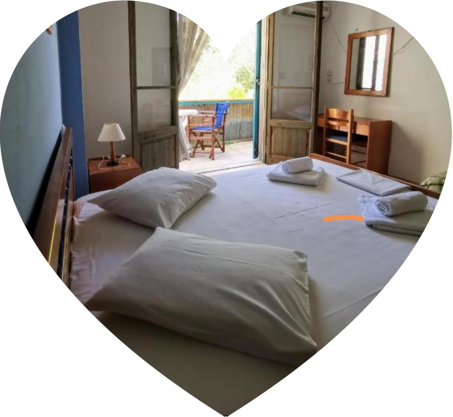 Iris Studios Áyios Nikítas Habitación foto